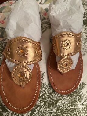 Jack Rogers Women's Metallic Rose Gold Leather Thong Sandals